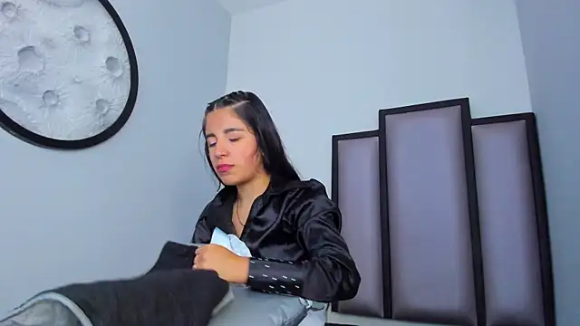 Snapshot of Lucy-23 chatting on October 2025 04:20:01 AM Lucy-23 online show from October 2025 04:20:01 AM