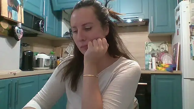 Snapshot of ALICAINWONDERLAND chatting on November 2025 10:54:02 PM ALICAINWONDERLAND online show from November 2025 10:54:02 PM