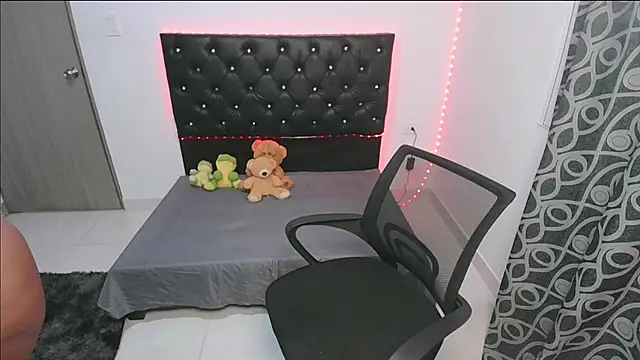 niiky 68 online show from October 2025 06:33:01 AM