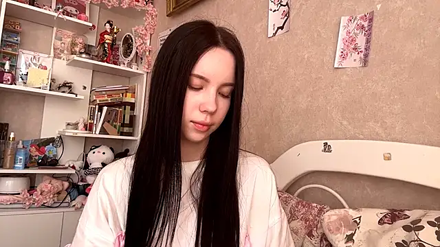 AxyKitten online show from September 2025 12:15:01 PM