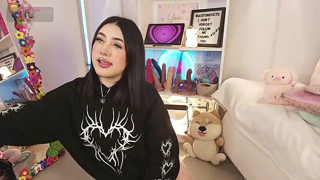justonecute online show from April 2026 02:47:01 AM