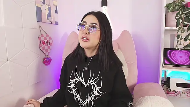 justonecute online show from May 2026 11:12:02 PM