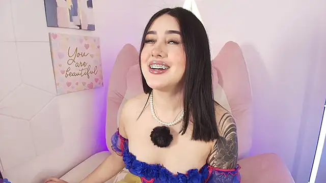 justonecute online show from May 2026 03:04:02 AM