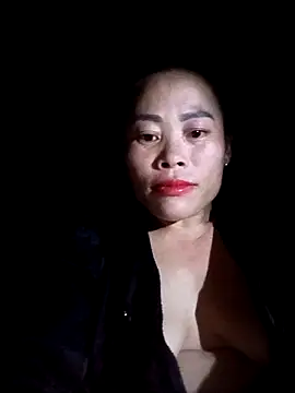 Snapshot of CoMay003 chatting on October 2025 01:06:02 PM CoMay003 online show from October 2025 01:06:02 PM