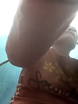 Snapshot of CoMay003 chatting on October 2025 09:32:01 AM CoMay003 online show from October 2025 09:32:01 AM