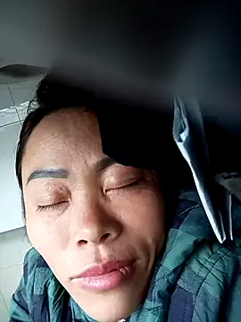 CoMay003 online show from November 2025 07:10:01 AM