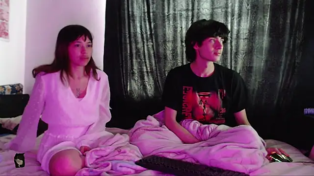 Snapshot of MixiPeach chatting on January 2026 12:33:02 PM MixiPeach online show from January 2026 12:33:02 PM