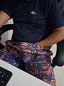 Carloskasado online show from November 2025 11:27:02 PM