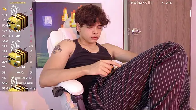 an drew18 online show from May 2026 04:03:02 PM
