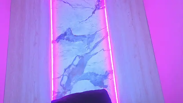 Cristal hott1 online show from February 2026 08:03:02 PM