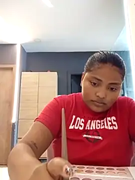 Cristal hott1 online show from February 2026 07:34:02 PM