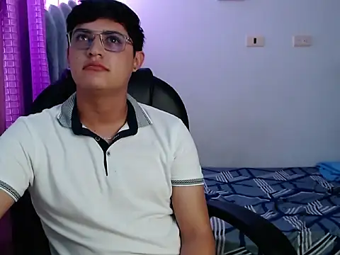 yesitwink  online show from October 2025 08:40:02 PM