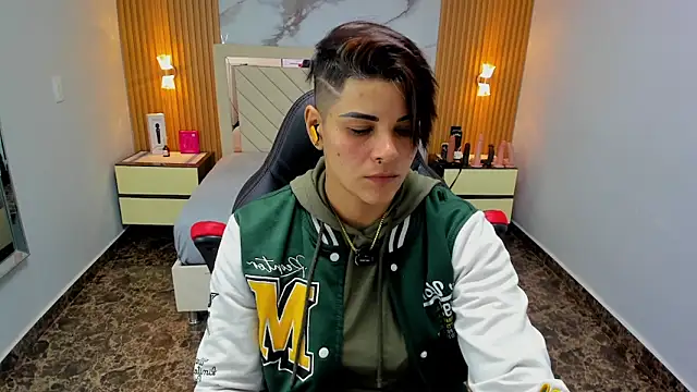 KAROLLJONES1 online show from February 2026 12:23:02 PM