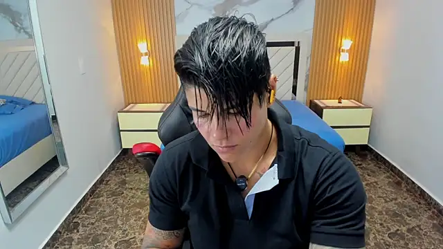 KAROLLJONES1 online show from April 2026 07:06:01 PM