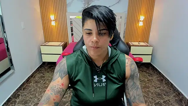 KAROLLJONES1 online show from April 2026 12:30:01 PM