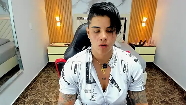 KAROLLJONES1 online show from May 2026 07:19:01 PM