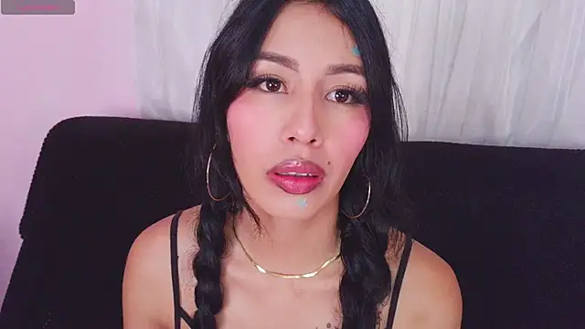 Snapshot of Miss_Charlottet chatting on May 2026 10:10:02 AM Miss Charlottet online show from May 2026 10:10:02 AM
