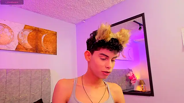 Room 69x online show from September 2025 12:31:02 PM