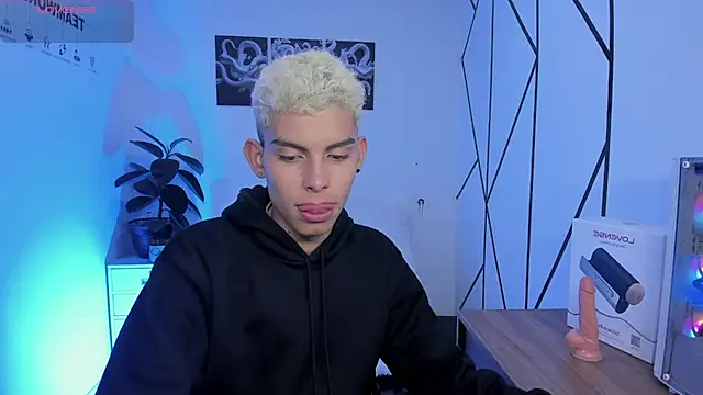 Room 69x online show from December 2025 02:27:01 AM