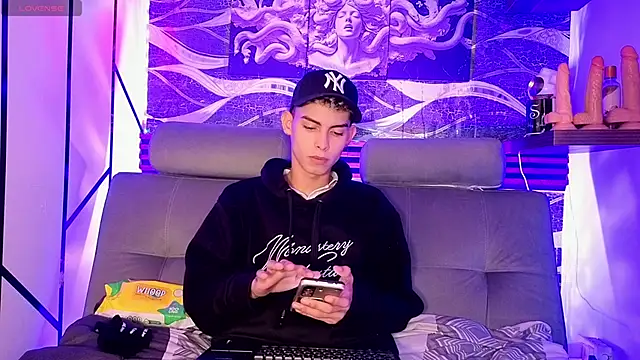Room 69x online show from May 2026 09:52:02 PM