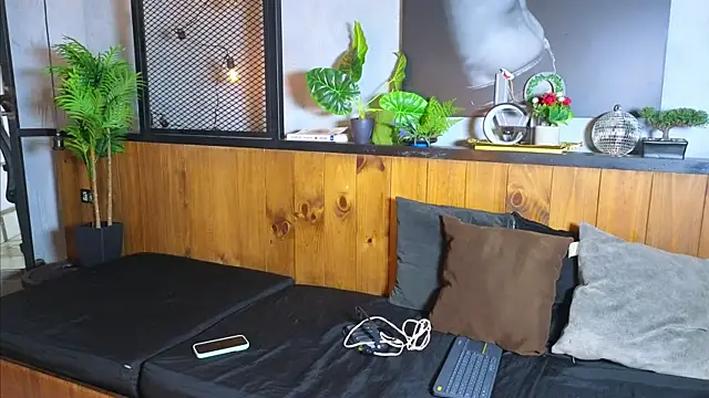 Snapshot of AlanCutee chatting on May 2026 12:01:01 PM AlanCutee online show from May 2026 12:01:01 PM