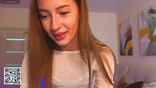 Snapshot of EsyaMeglin chatting on October 2025 02:10:01 AM EsyaMeglin online show from October 2025 02:10:01 AM