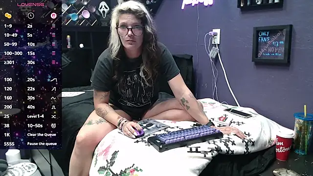 oddywithabody online show from November 2025 07:55:02 AM