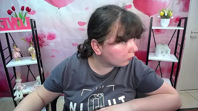 NeonilaLisova online show from May 2026 11:04:02 AM