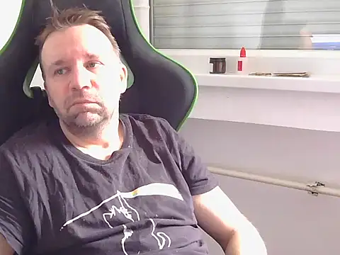 Snapshot of kristianss08 chatting on April 2026 08:20:01 AM kristianss08 online show from April 2026 08:20:01 AM