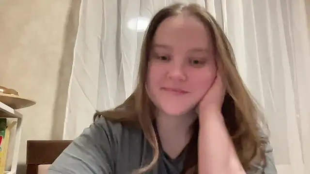 Snapshot of Alice898 chatting on September 2025 09:18:01 PM Alice898 online show from September 2025 09:18:01 PM