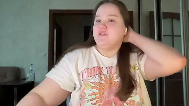 Snapshot of Alice898 chatting on October 2025 07:42:01 AM Alice898 online show from October 2025 07:42:01 AM