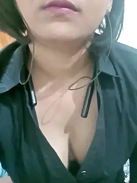 Queen Kushi4 online show from April 2026 07:45:02 PM