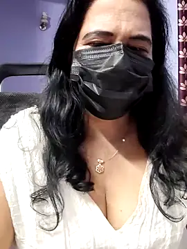 mallu-lover online show from November 2025 02:02:02 AM