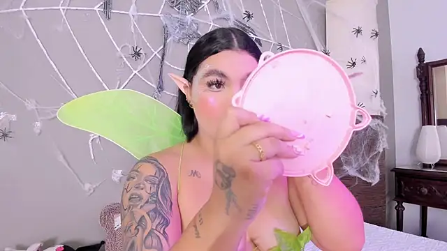 Snapshot of melody_blossom_ chatting on October 2025 08:31:01 PM melody blossom online show from October 2025 08:31:01 PM