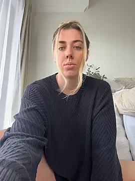 louiseberkeley online show from May 2026 11:35:02 PM
