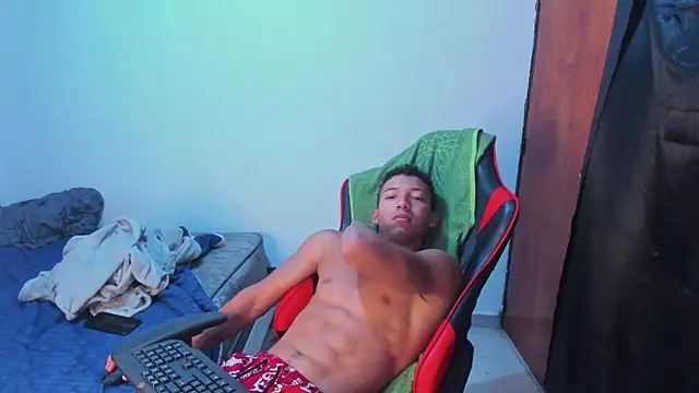 Snapshot of JuanchiT66 chatting on May 2026 01:42:02 PM JuanchiT66 online show from May 2026 01:42:02 PM