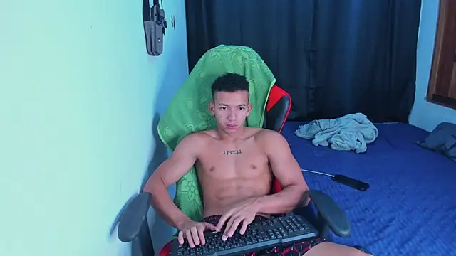 JuanchiT66 online show from June 2026 04:42:01 PM