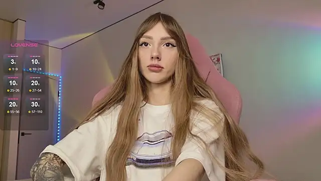 Snapshot of Lunainnk chatting on October 2025 01:11:01 AM Lunainnk online show from October 2025 01:11:01 AM