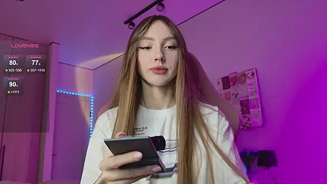 Snapshot of Lunainnk chatting on October 2025 12:42:02 AM Lunainnk online show from October 2025 12:42:02 AM