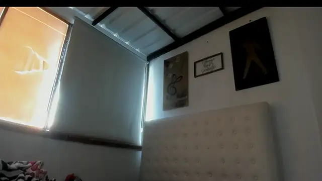 Snapshot of Roxannelorence_ chatting on October 2025 01:45:02 PM Roxannelorence online show from October 2025 01:45:02 PM