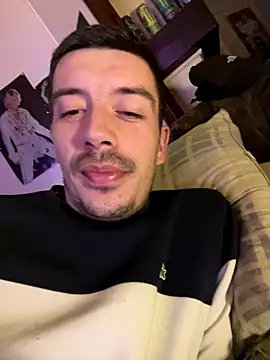 Snapshot of gb7572 chatting on September 2025 09:14:02 PM gb7572 online show from September 2025 09:14:02 PM