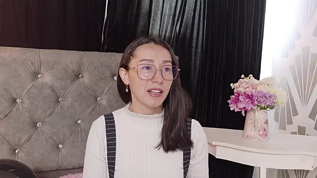 Ginevra esposito online show from September 2025 12:51:01 PM