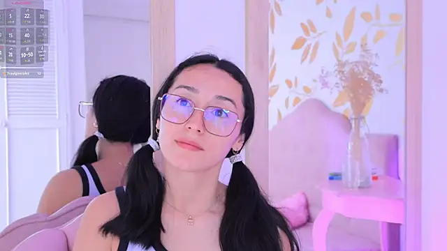 Ginevra esposito online show from October 2025 12:59:02 PM