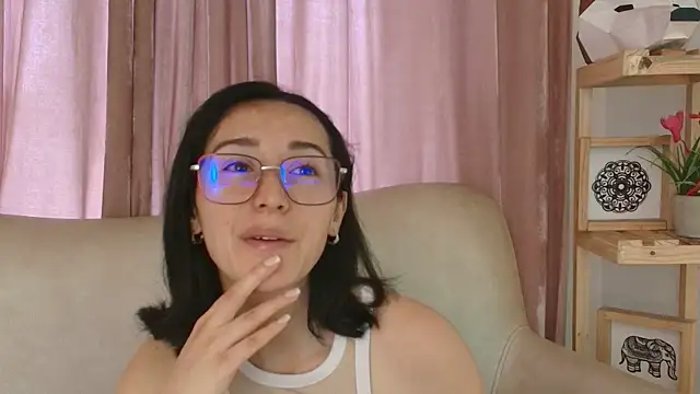 Snapshot of Ginevra_esposito chatting on April 2026 12:38:01 PM Ginevra esposito online show from April 2026 12:38:01 PM