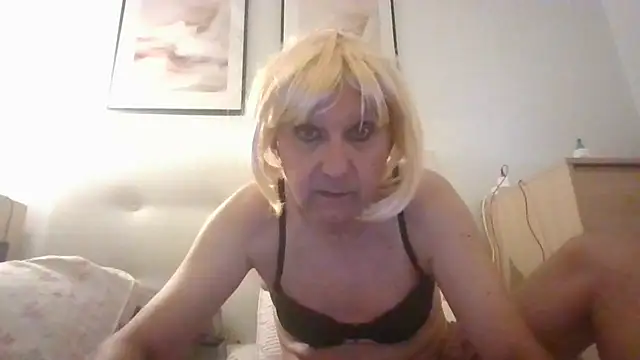 Emily de Carla online show from July 2026 10:16:02 PM