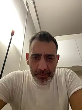 Skizzo6980 online show from February 2026 02:08:02 AM