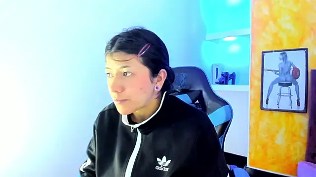 Raven Rouge  online show from October 2025 04:43:02 AM