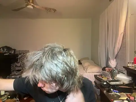 XanderOzzz online show from May 2026 09:15:01 AM