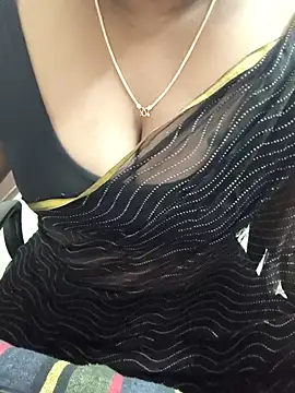 Snapshot of Tamil-rami chatting on November 2025 04:17:01 PM Tamil-rami online show from November 2025 04:17:01 PM