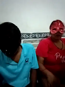 Snapshot of LoveOnStream chatting on September 2025 10:09:02 AM LoveOnStream online show from September 2025 10:09:02 AM